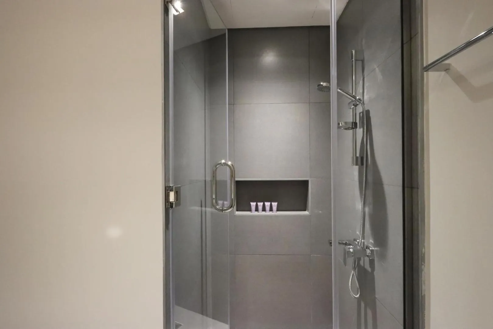 Livbnb- Embrace Serenity In 2B,Dubai Creek Harbour Apartment