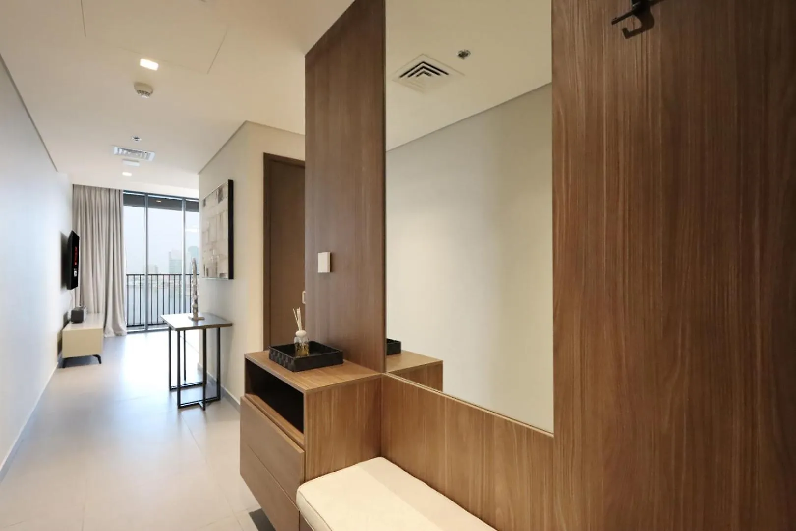 Livbnb- Embrace Serenity In 2B,Dubai Creek Harbour